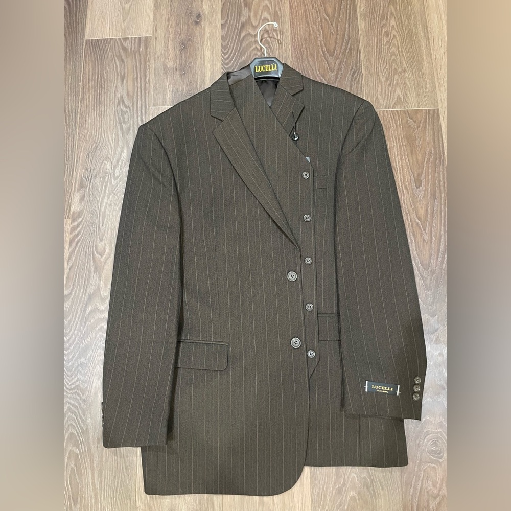 LUCELLI MENS SUIT WITH PANTS SIZE 46R W40